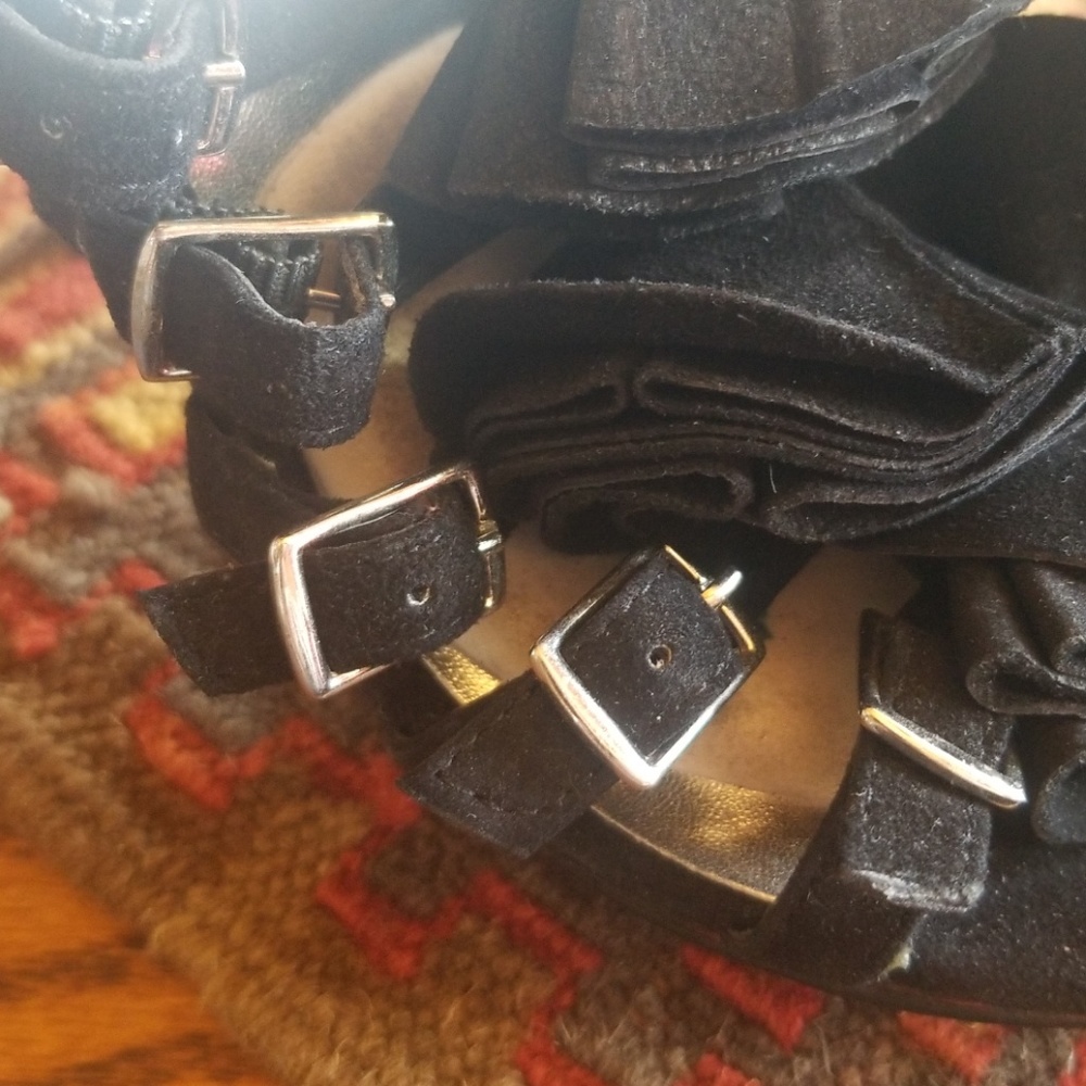 Shoes - Picture 4 of 5